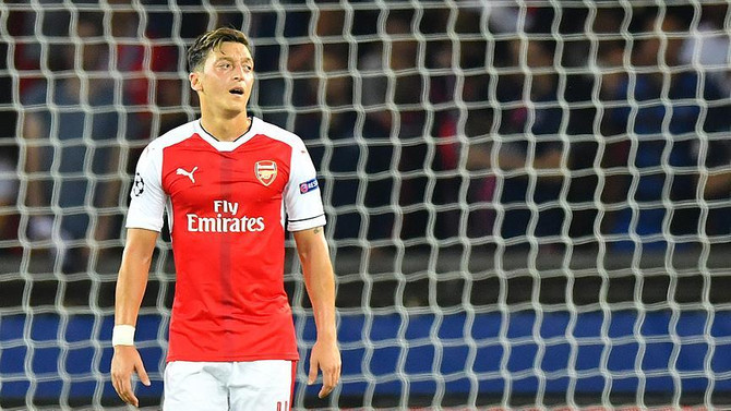 'Özil, Bergkamp gibi efsane olabilir'