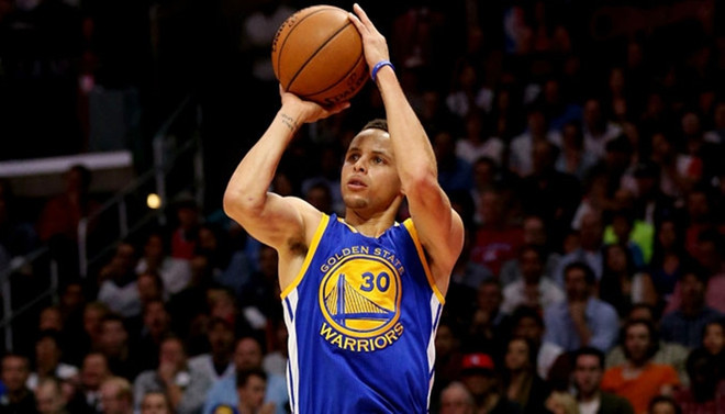 Curry'den üç sayı rekoru