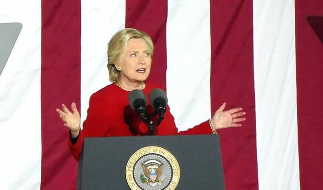 Seçimi kaybeden Clinton'dan ilk açıklama