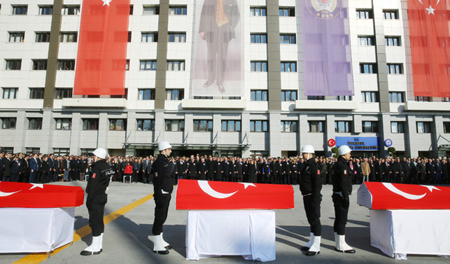 Şehit polisler için tören düzenlendi