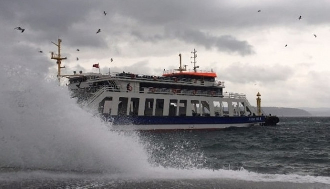 Hava muhalefeti deniz ulaşımını vurdu