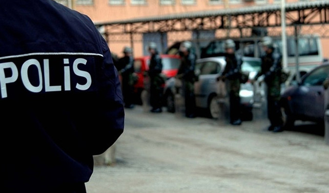 Siirt'te iki belediyeye operasyon