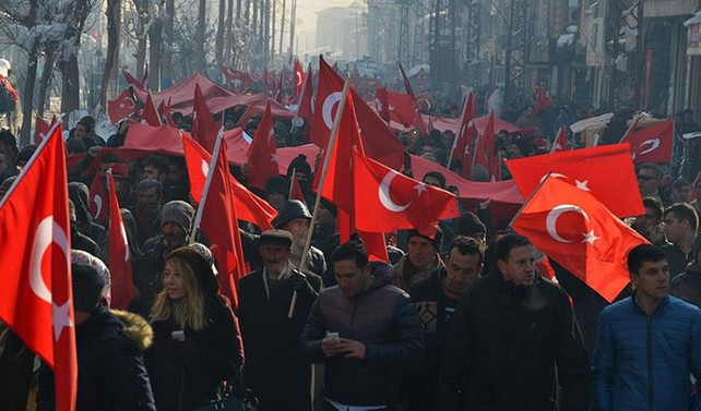 Yüksekova'da 'teröre lanet' yürüyüşü