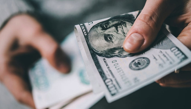 Dolar tarihi zirveden uzaklaşmadı