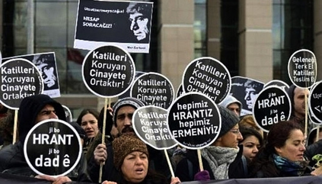 Hakim duruşma sırasında gözaltına alındı