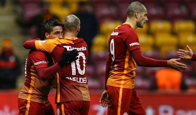Galatasaray uzatmalarda güldü
