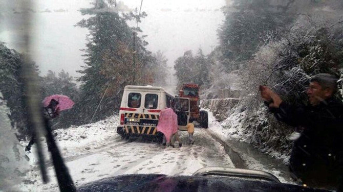 Alanya'da eğitime kar engeli