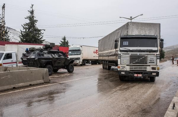BM yardım TIR'ları Cilvegözü Sınır Kapısı'nda