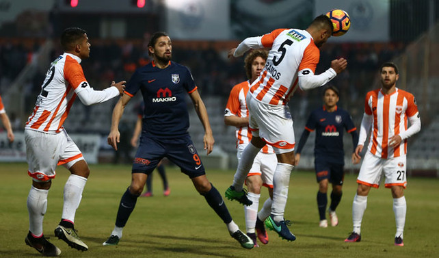 Lider, Adana'da takıldı