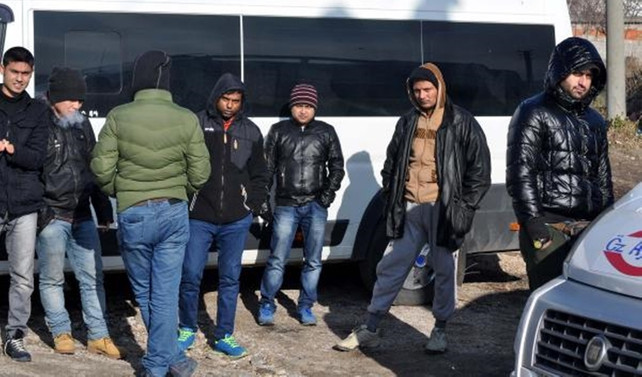 Ayvacık'ta 44 kaçak yakalandı