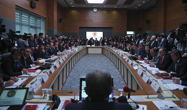 Anayasa teklifinin ilk iki maddesi kabul edildi