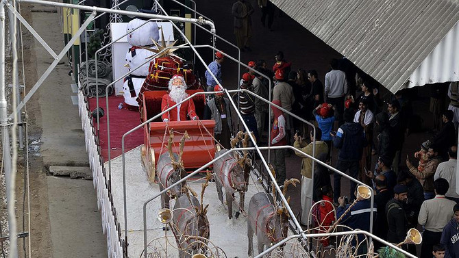 12 kişi sahte içkiden öldü