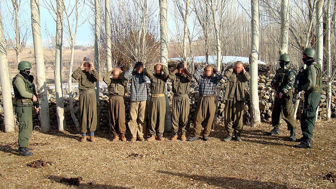8 terörist teslim oldu