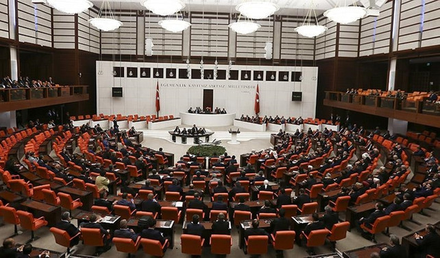 Doğuştan Türk vatandaşı olma şartı da çıkarıldı