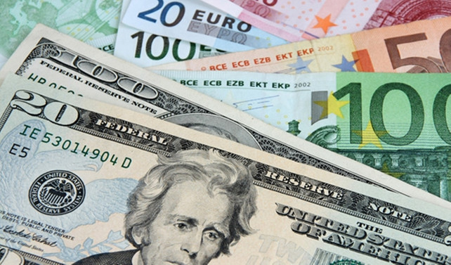 Dolar serbest piyasada 3.53'ten açıldı