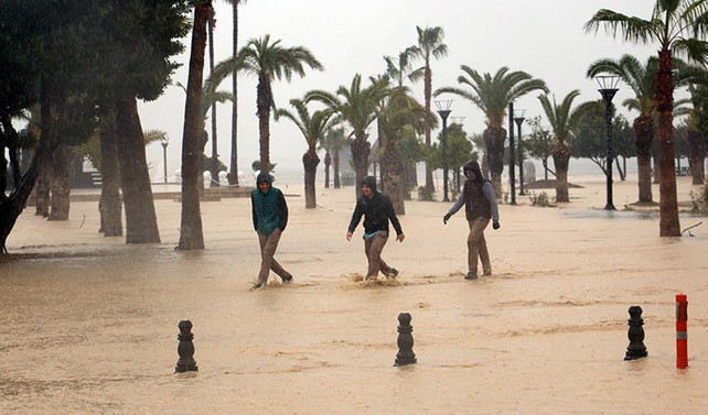 Mersin'de 'evden çıkmayın' uyarısı