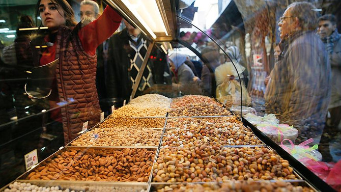 Yılbaşında 350 milyon liralık kuru yemiş tüketiliyor