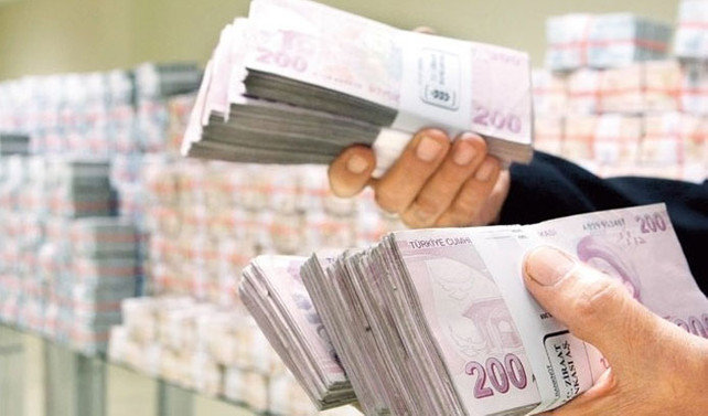 Bankalar kârlılığı yarı yarıya artırdı