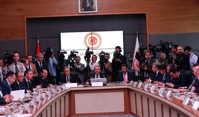 'Cumhurbaşkanı'na OHAL yetkisi' komisyondan geçti