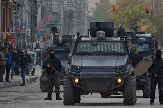 Yüksekova ve Çukurca belediyelerine operasyon
