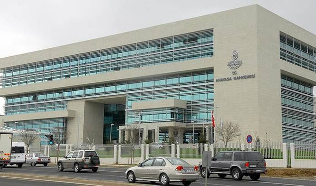 AYM'deki 41 personel kamu görevinden çıkarıldı