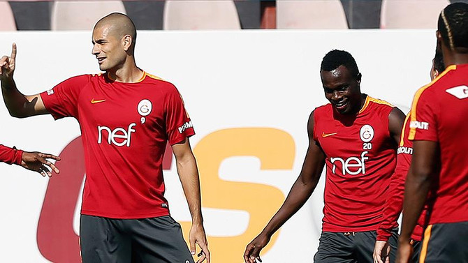 Galatasaray'da yaprak dökümü sürüyor