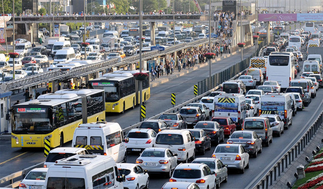 Ekimde 100 bin araç daha trafiğe girdi
