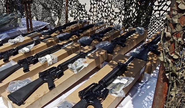 Obama Suriye'ye silah gönderme engelini kaldırdı