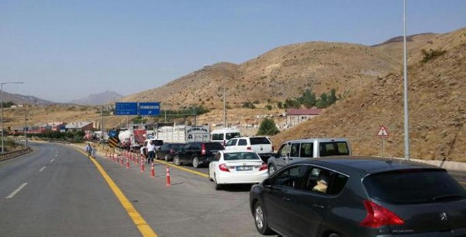 PKK yol kesti, 1 polisi yaraladı