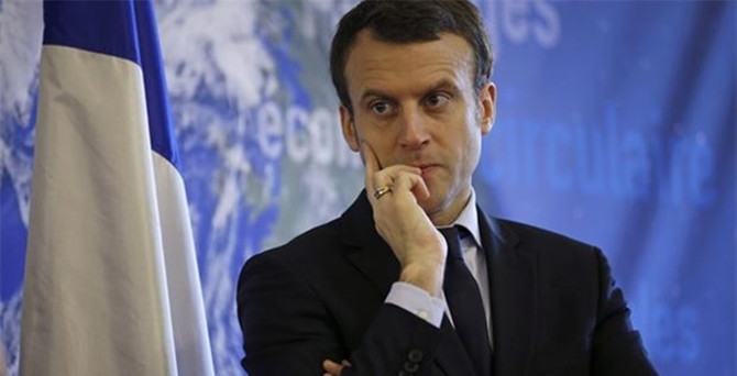 Fransa Ekonomi Bakanı Macron istifa etti