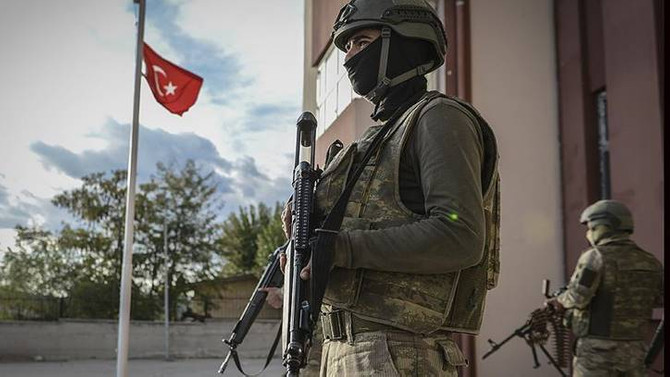 Diyarbakır'da Emniyet Müdürlüğü'ne roketli saldırı