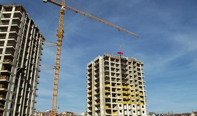 ‘Yapı ruhsatları en az bir yıl uzatılmalı’
