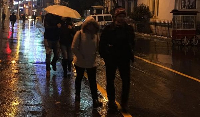 İstanbul'da yağmur etkili oluyor