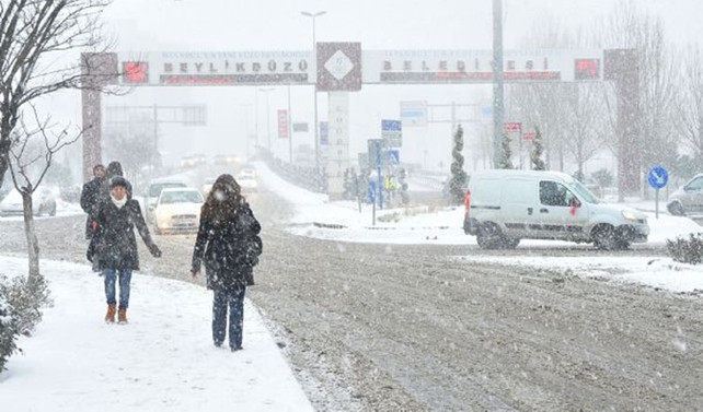 Kar, İstanbul'a geri döndü