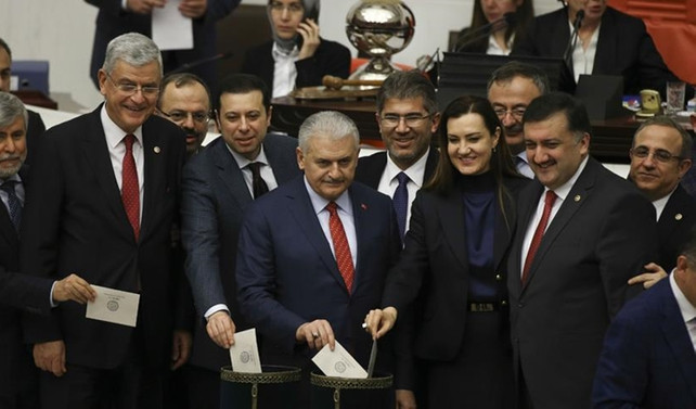 Anayasa teklifinde 13. madde kabul edildi