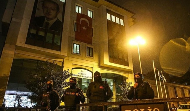 AK Parti binasına saldıran terörist etkisiz hale getirildi