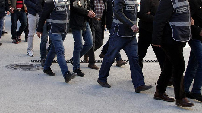 İki ilde terör operasyonu: 10 kişi tutuklandı