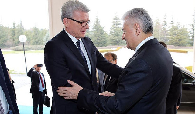 Başbakan Yıldırım, Dzaferovi̇ç ve Softi̇ç'i kabul etti