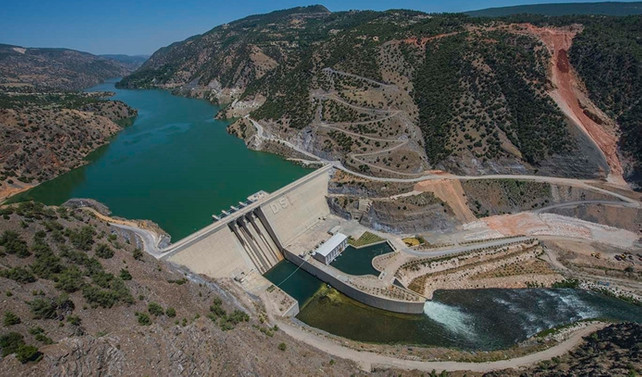 Adıgüzel ve Kemer HES'leri özelleştirildi