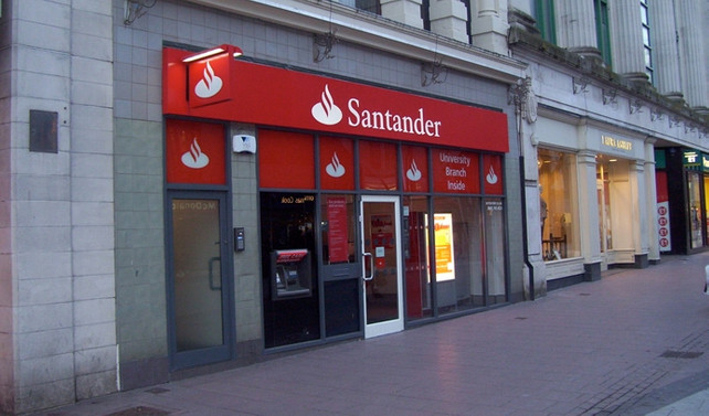 Santander'in kârı beklentilerin üzerinde