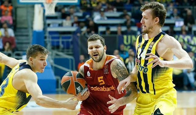 Türk derbisinin galibi Fenerbahçe