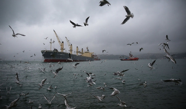 İstanbul Boğazı transit geçişlere kapatıldı