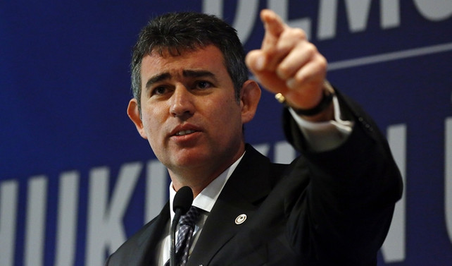 'Anayasa değişikliği Türkiye'yi demokrasi olmaktan çıkarır'