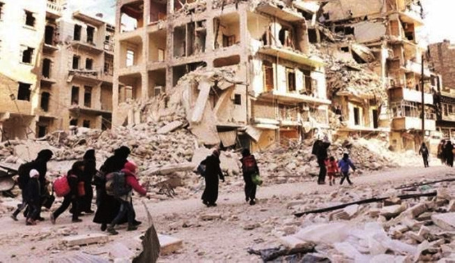 Binlerce insan Halep'e geri dönüyor