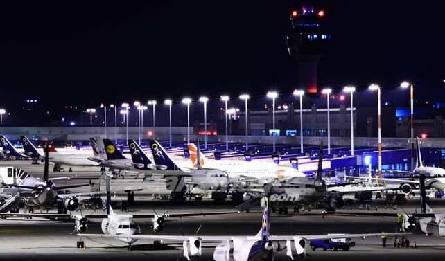 Türkiye'deki olaylar Atina Havaalanına rekor kırdırdı