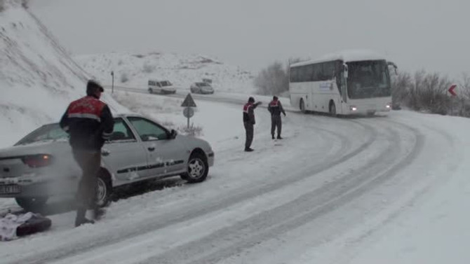 Araç kuyruğu 35 kilometreye ulaştı