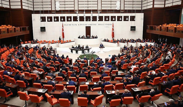 Anayasa görüşmeleri başladı