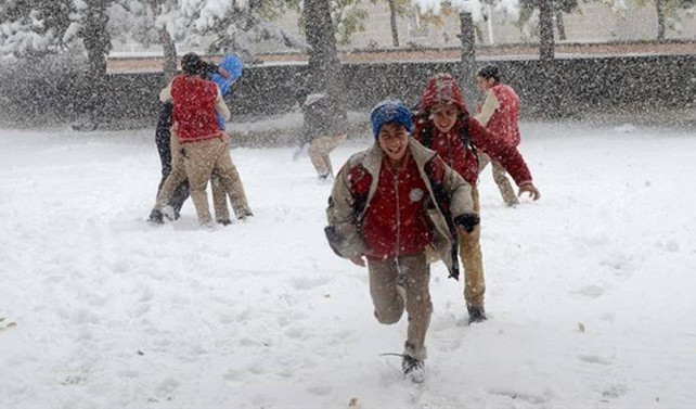 Balıkesir'de eğitime kar engeli