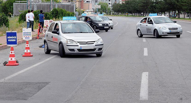 Sürücü belgesi sayısı 29 milyona yaklaştı