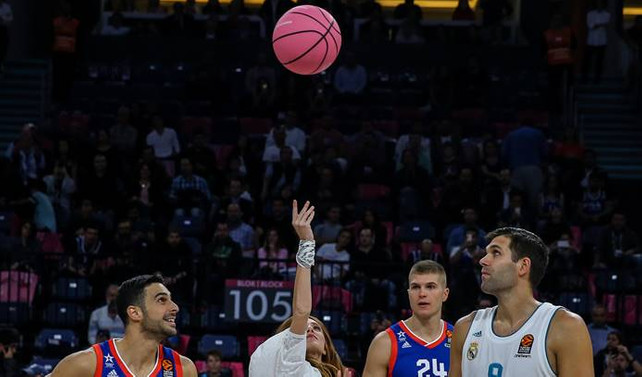 İlk maçta Pembe top ile hava atışı